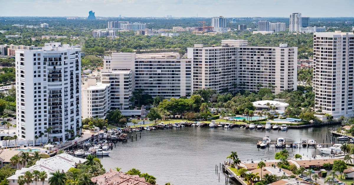Best Neighborhoods in Valrico: Where to Live in 2026
