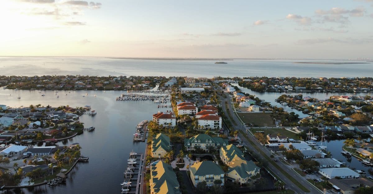 Best 55+ Communities in Tampa Bay - A Retirement Guide