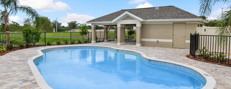 Community pool — Broadway Centre Townhomes, Brandon FL