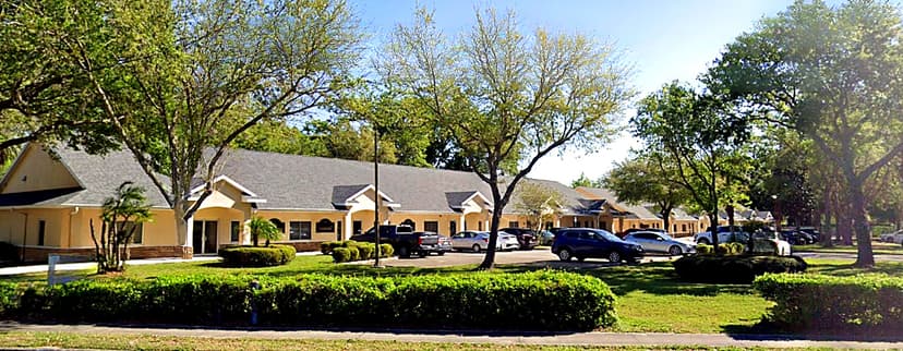 REMAX Collective Brandon Office — 417 Lithia Pinecrest Rd