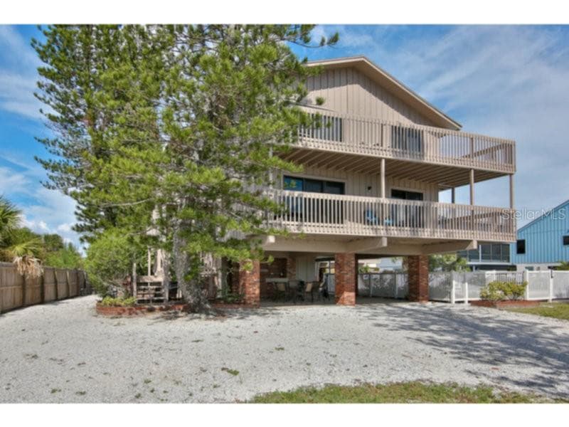 460 BEACH ROAD