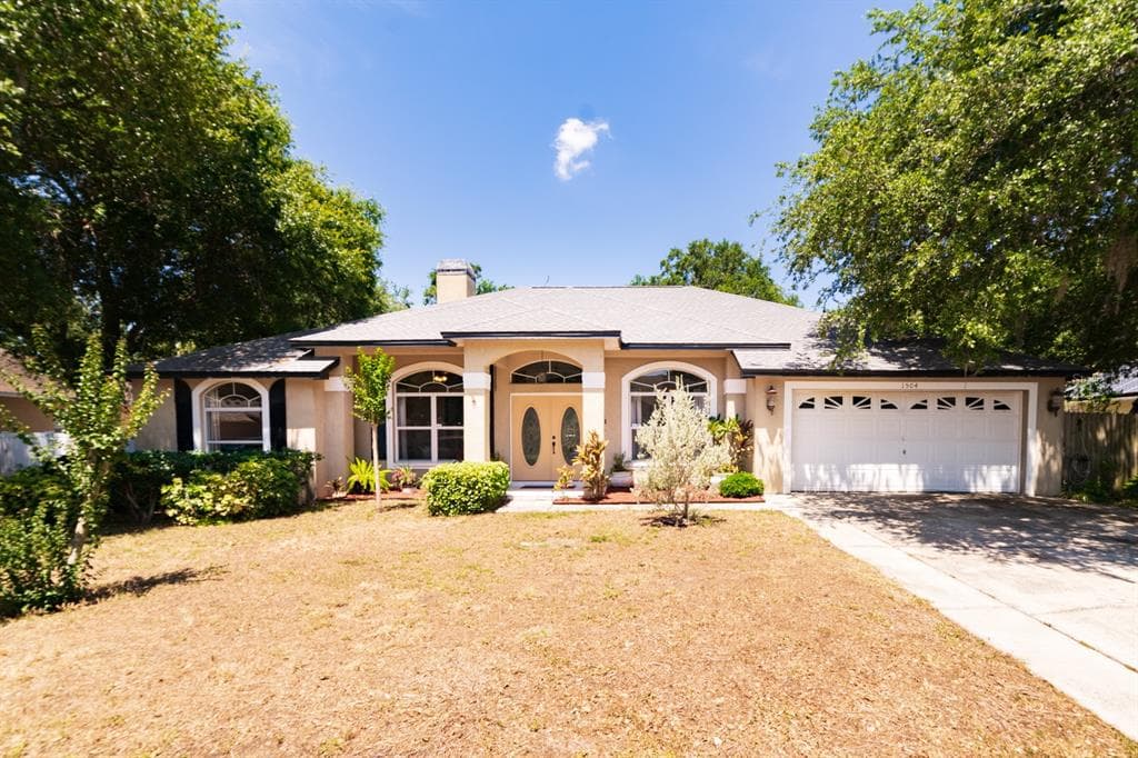 1504 HERITAGE DRIVE