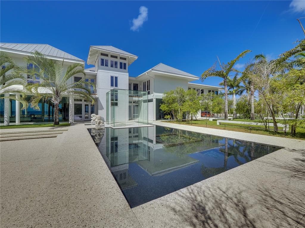 7712-7711-7660 SANDERLING ROAD