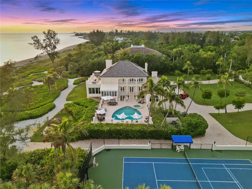 8218 SANDERLING ROAD