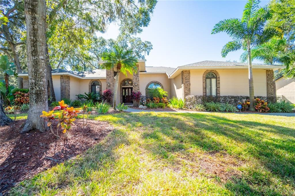 1117 HUNT CLUB LANE