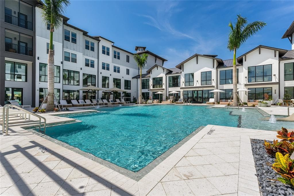 1420 LAKEFRONT DRIVE