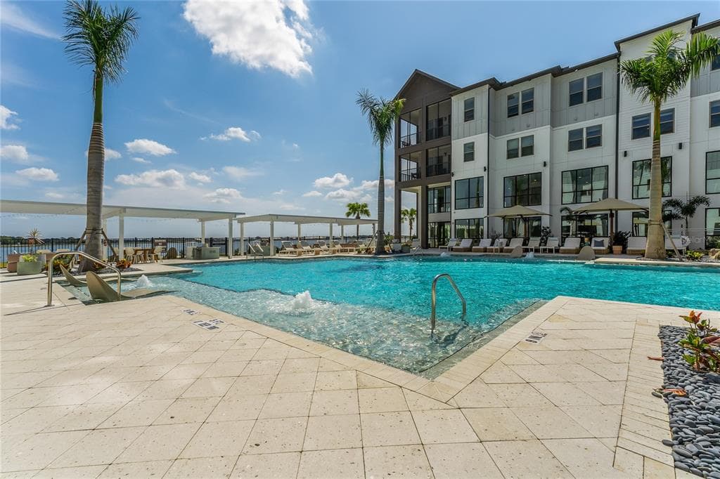 1420 LAKEFRONT DRIVE
