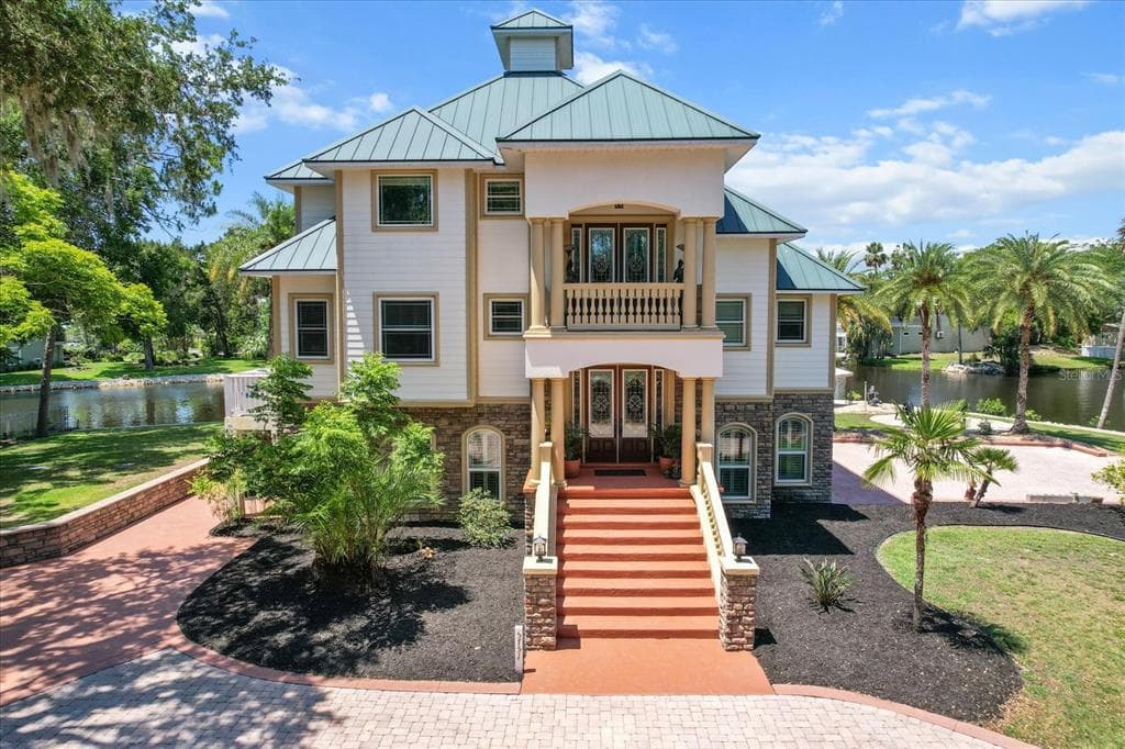 5751 BEAVER POINT