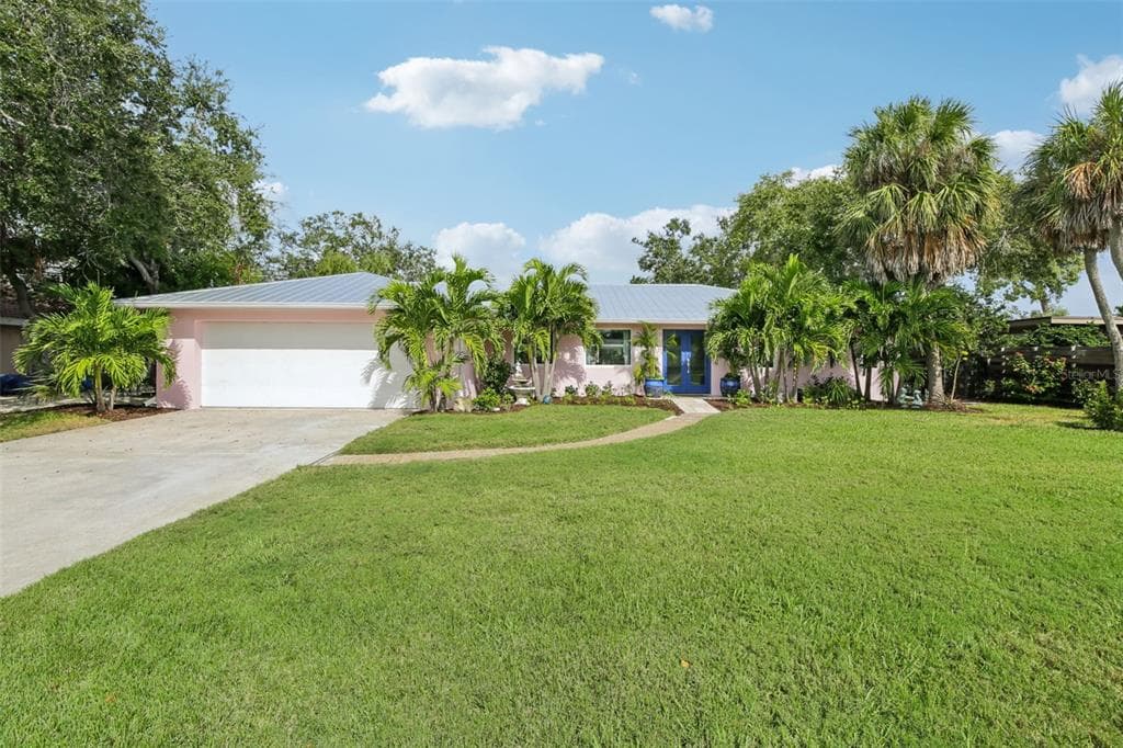 613 BUTTONWOOD DRIVE