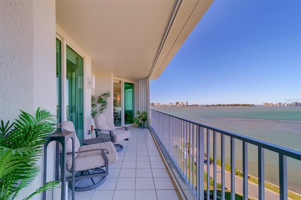 2 SEASIDE LANE