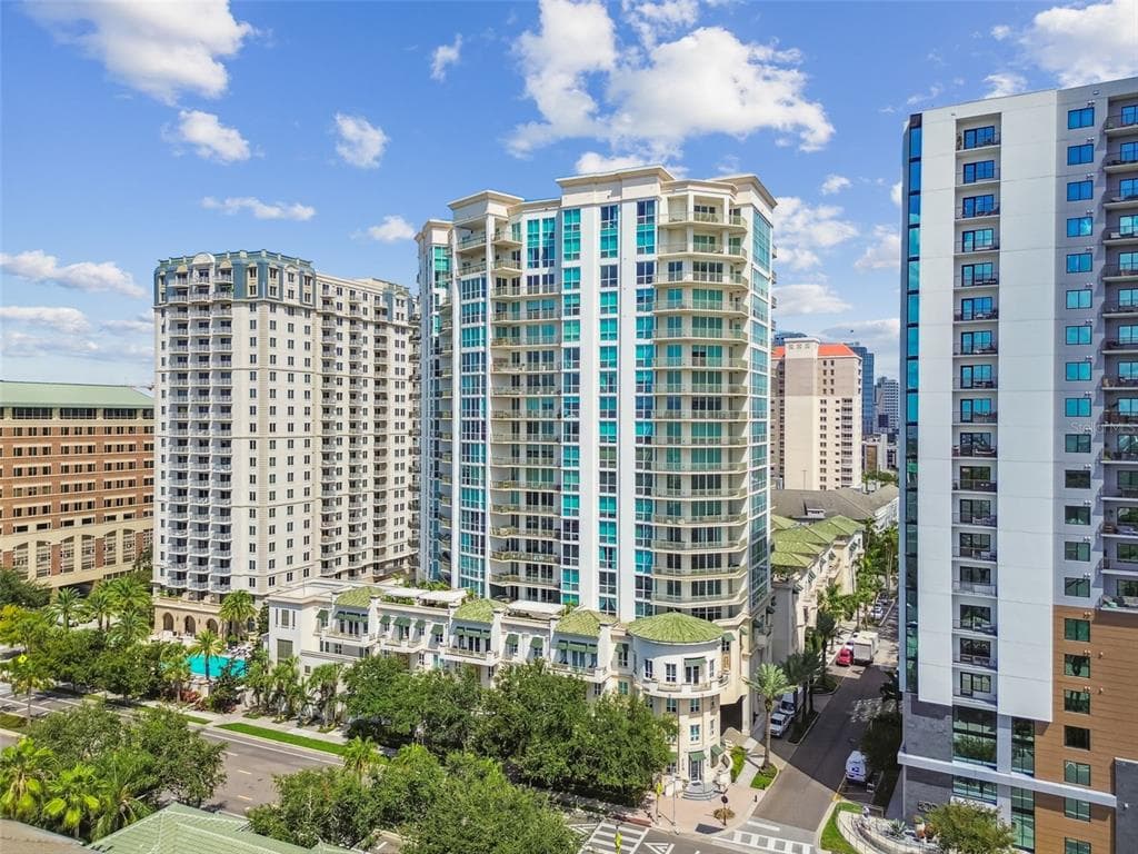 450 KNIGHTS RUN AVENUE