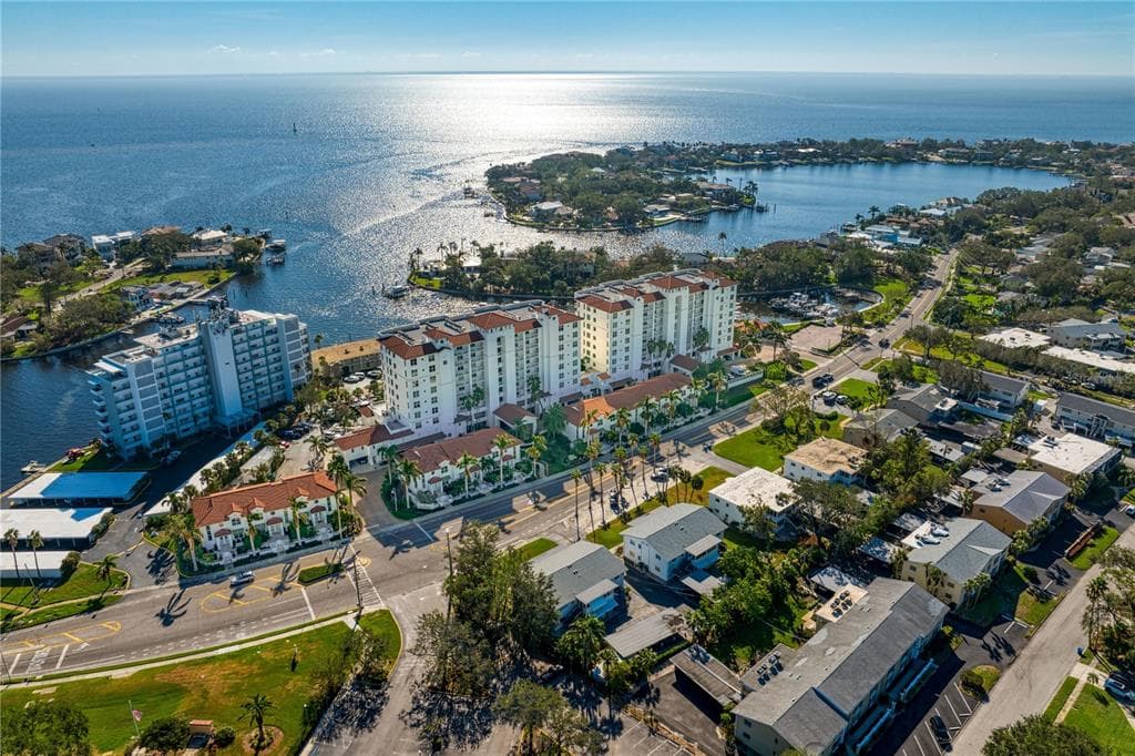 1325 SNELL ISLE BOULEVARD