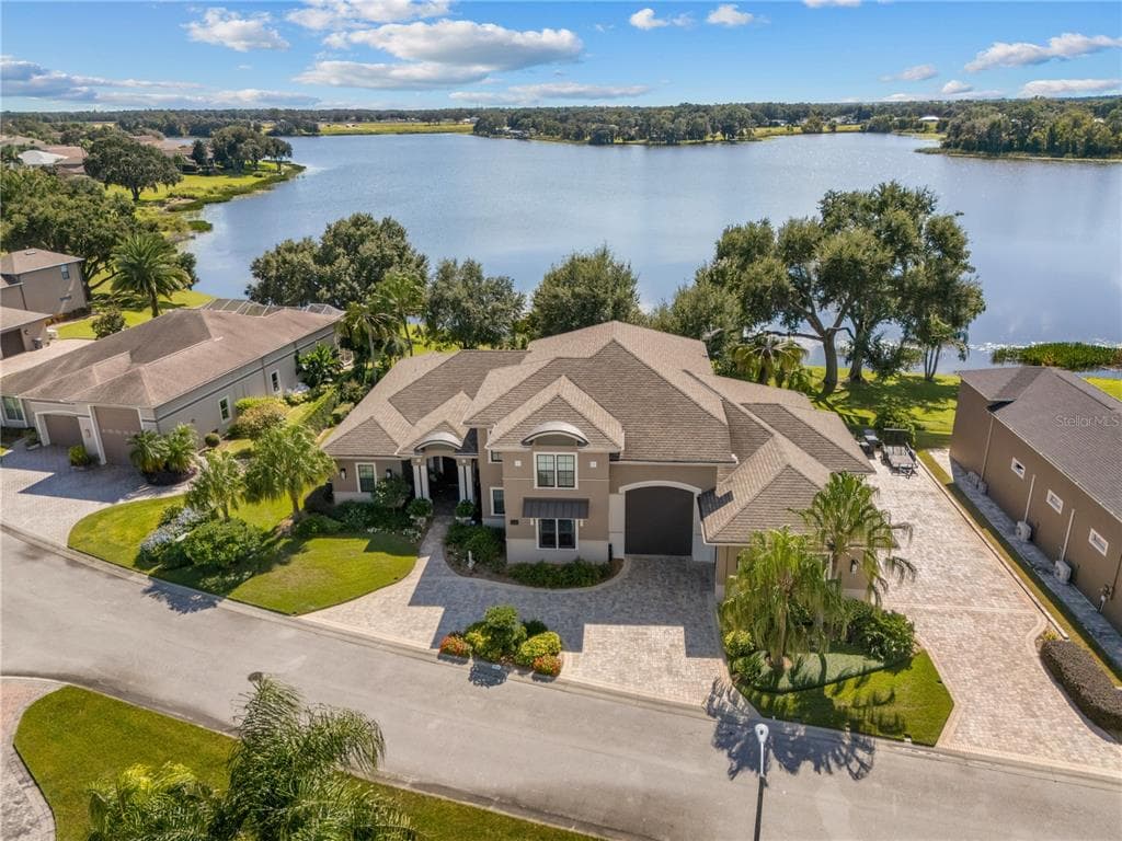 414 MEANDERING WAY
