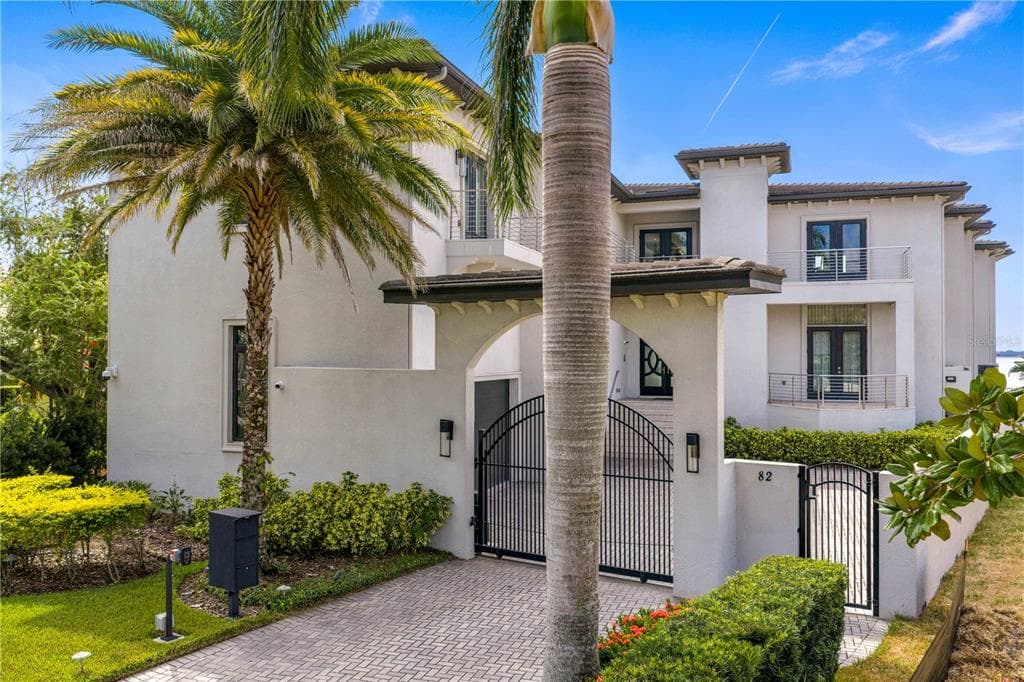 82 MARTINIQUE AVENUE
