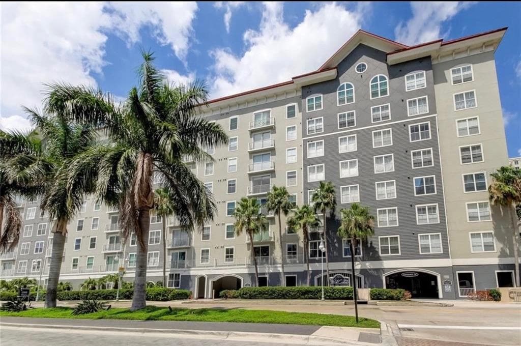 700 HARBOUR ISLAND BOULEVARD