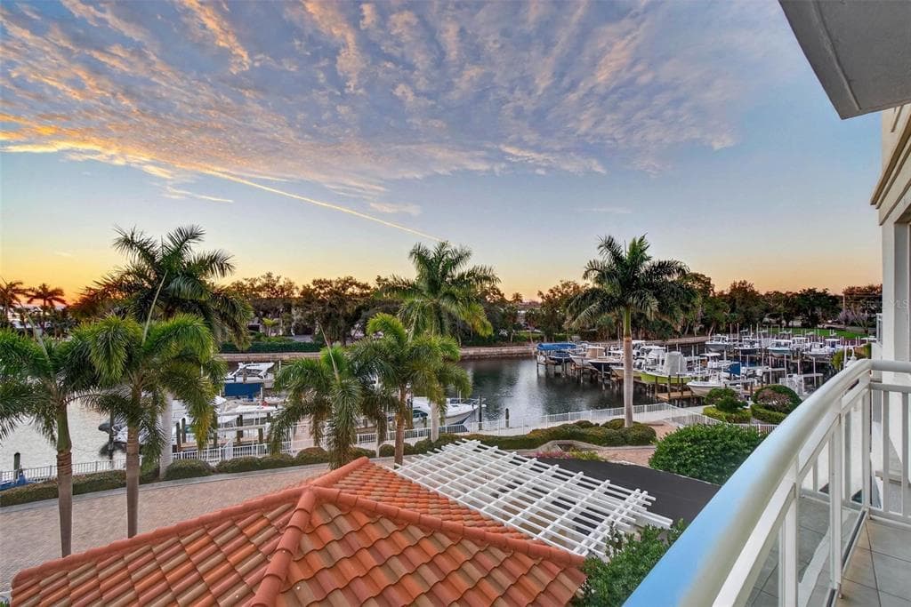 1325 SNELL ISLE BOULEVARD