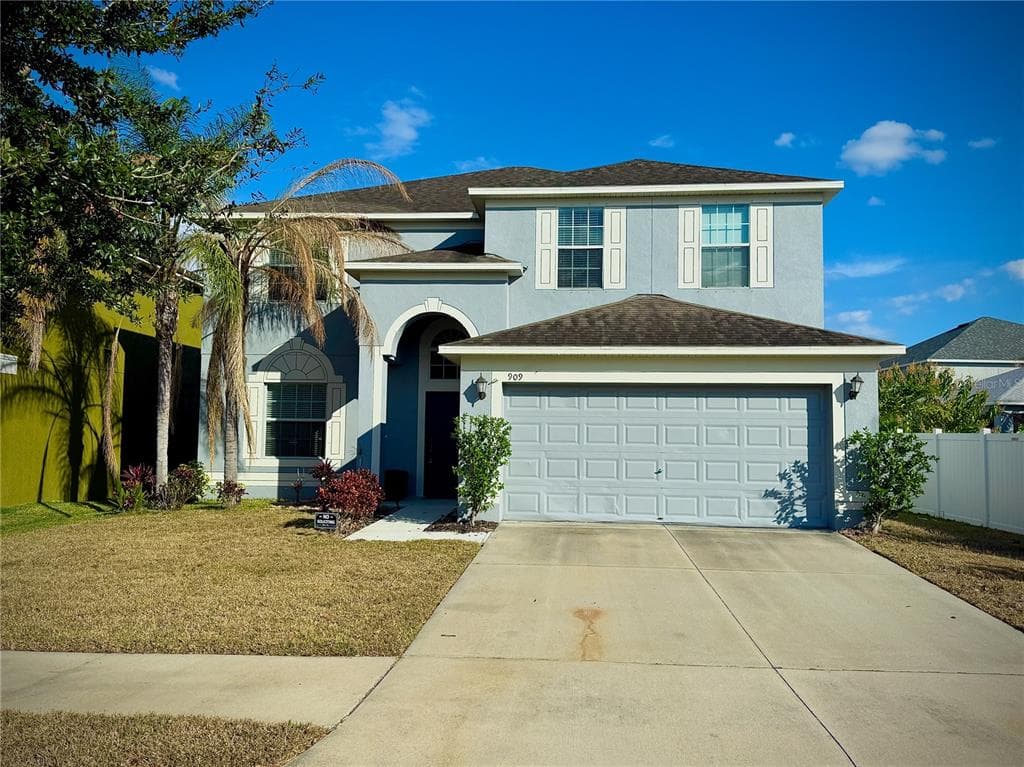 909 MEADOW GLADE DRIVE