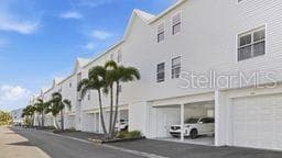 3607 BAY DRIVE