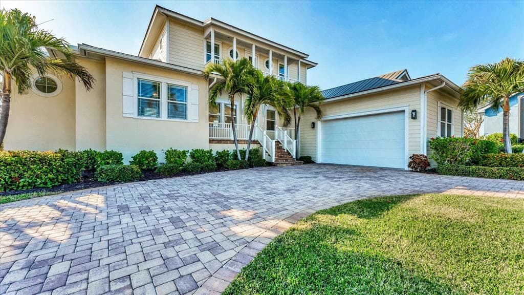 634 KEY ROYALE DRIVE