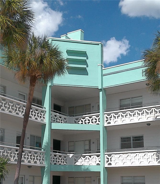2456 ECUADORIAN WAY