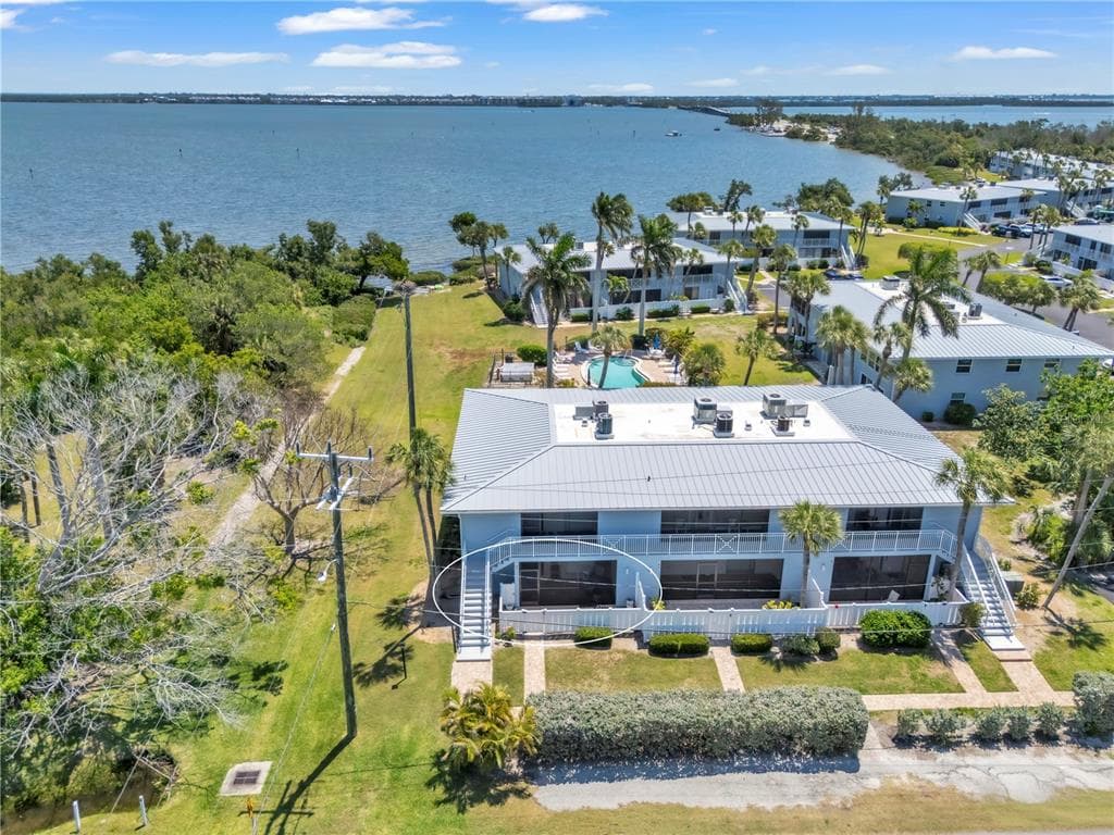 600 MANATEE AVENUE
