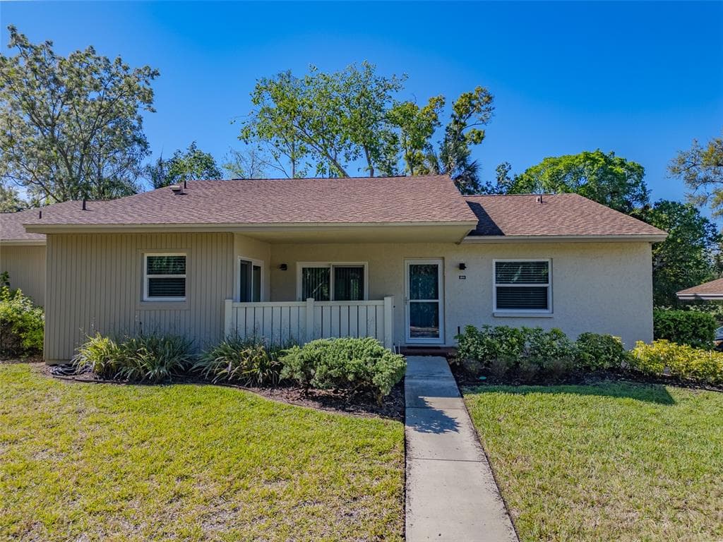 600 WOODLANDS DRIVE