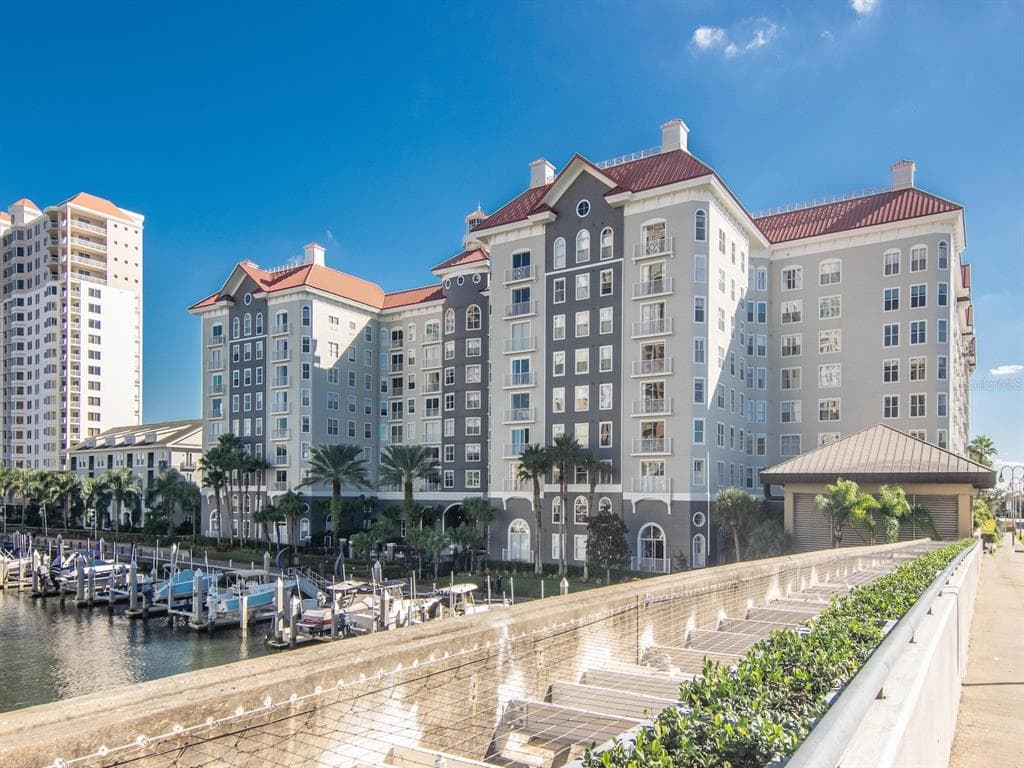 700 HARBOUR ISLAND BOULEVARD