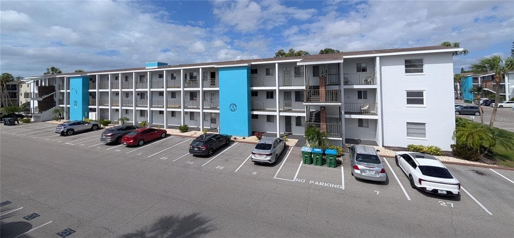 5896 GARDEN LANE