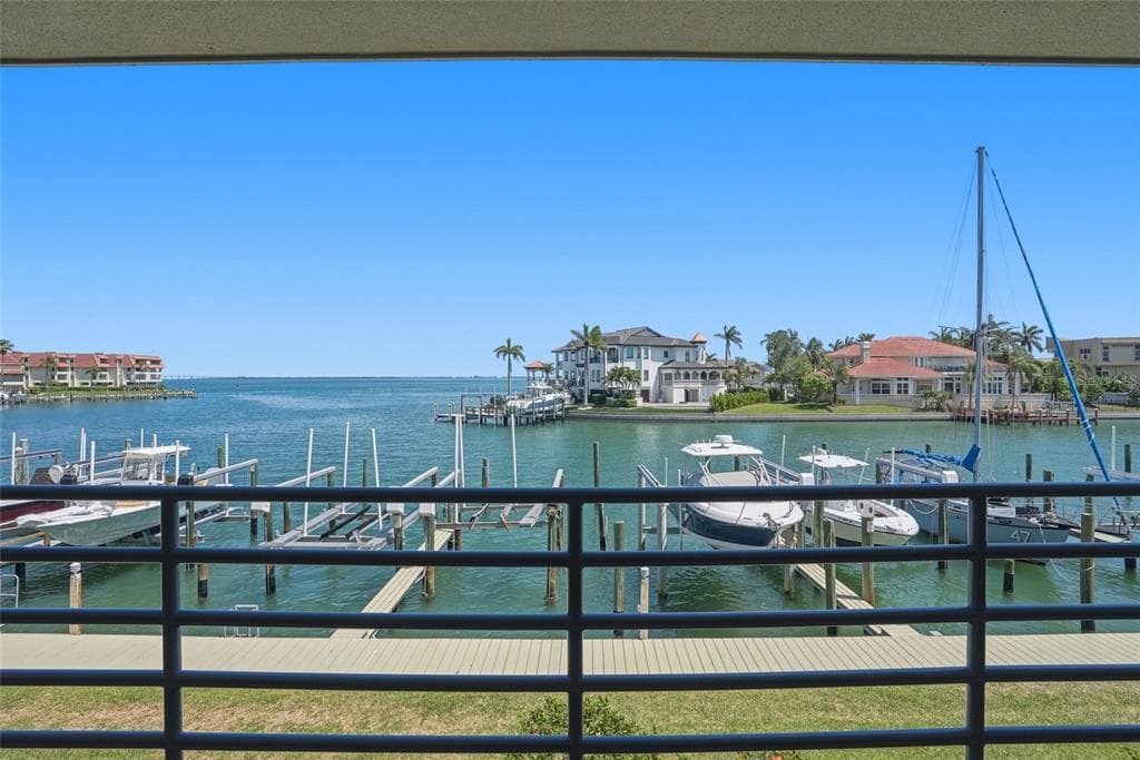 363 PINELLAS BAYWAY