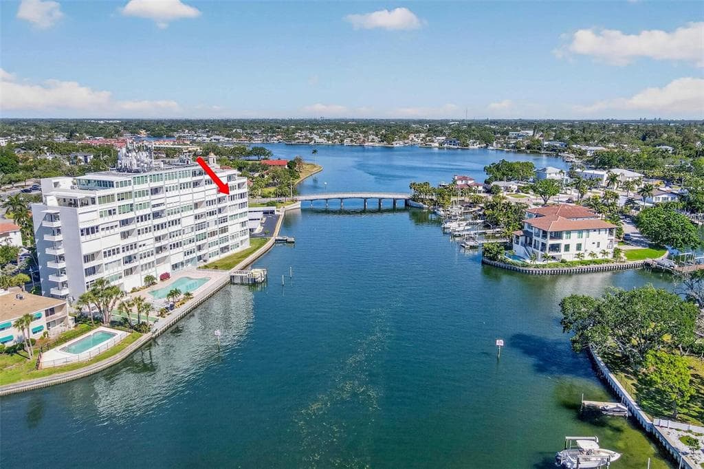 1365 SNELL ISLE BOULEVARD