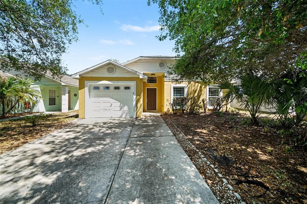 2424 CAMDEN OAKS PLACE