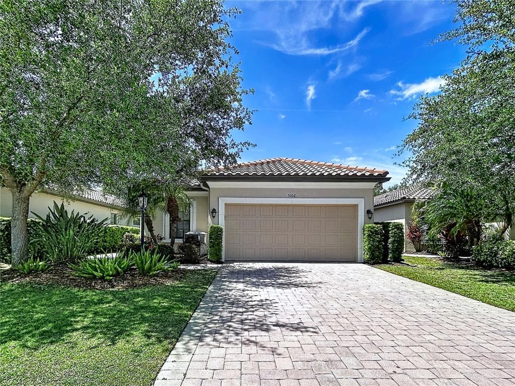 5102 SAVONA RUN