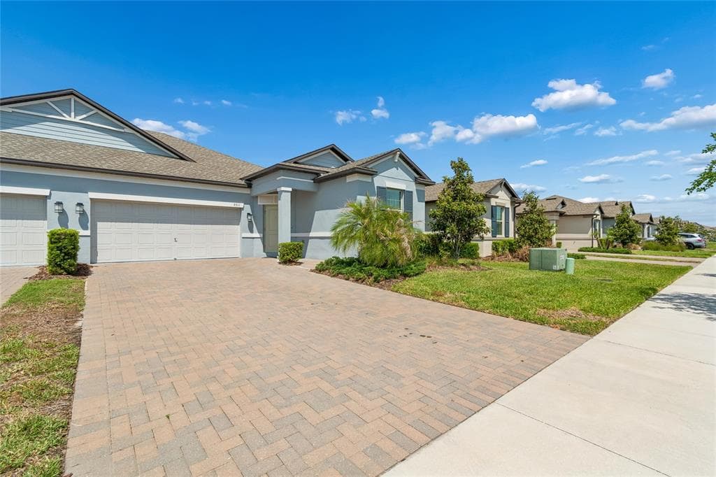 9911 CAMPANULA COURT