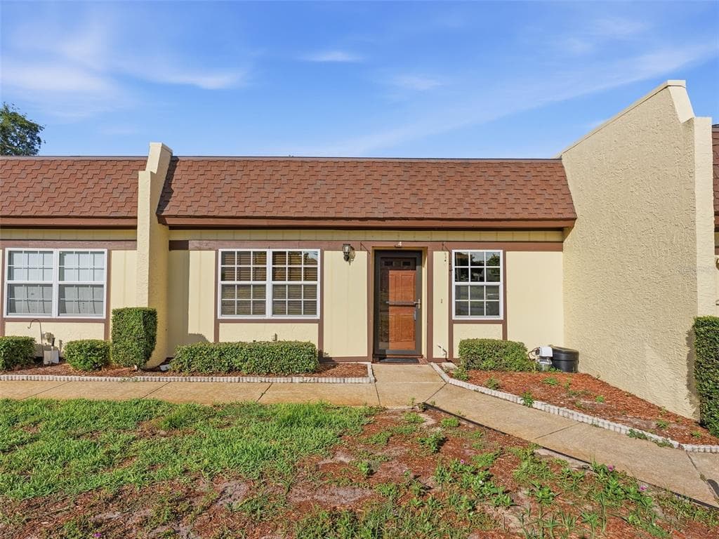 11430 CARRIAGE HILL DRIVE