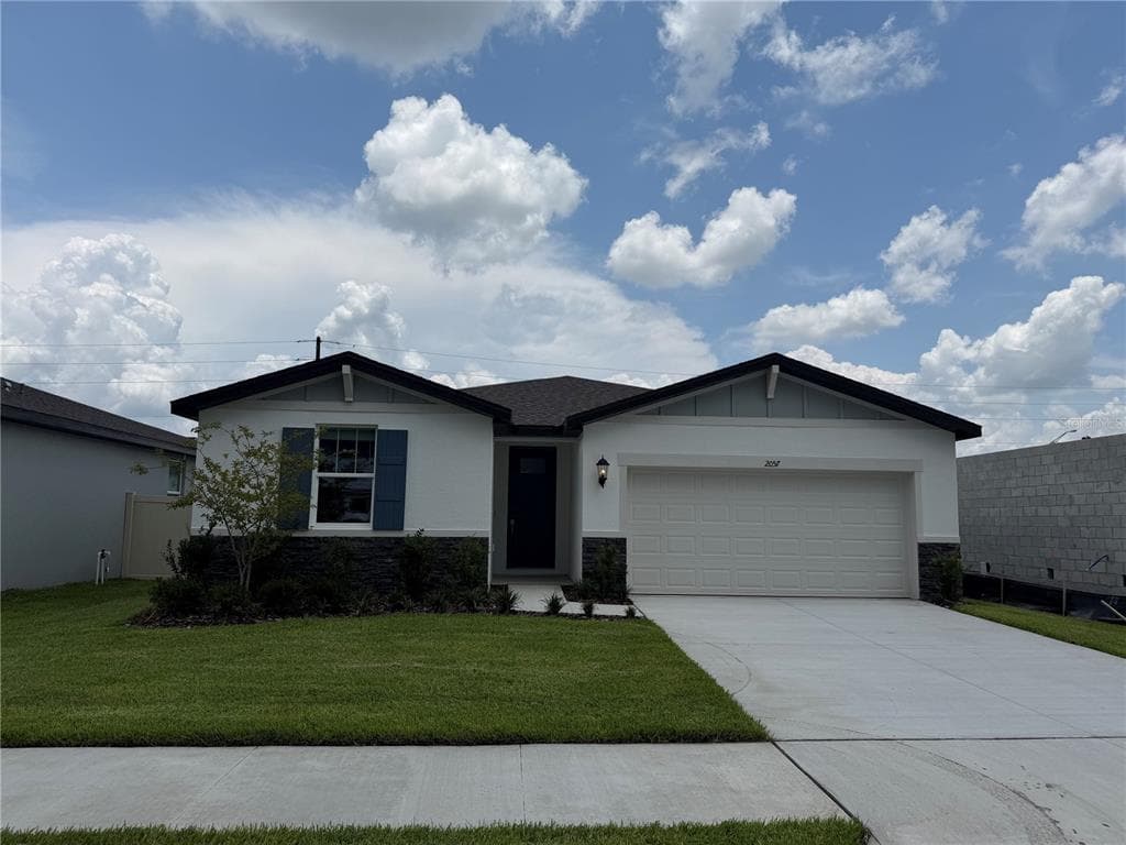 2057 ROSEWOOD DRIVE