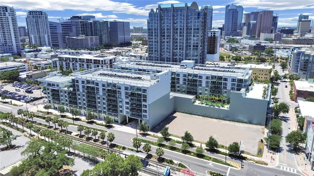 912 CHANNELSIDE DRIVE