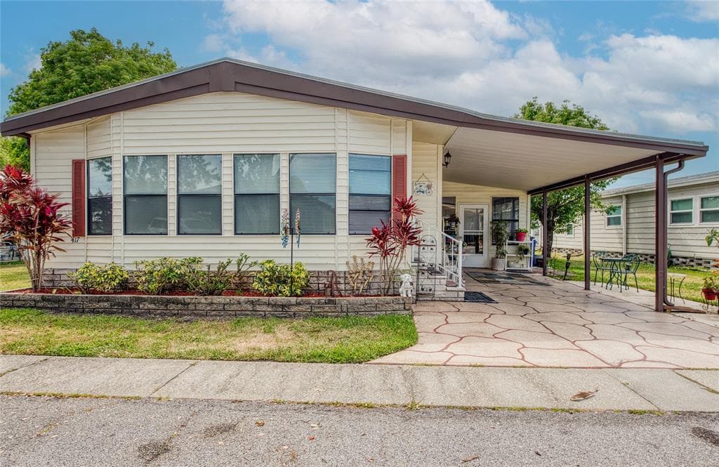 417 DOLPHIN DRIVE
