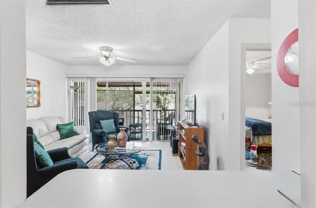 3853 LAKE DRIVE