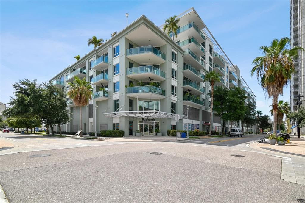 912 CHANNELSIDE DRIVE