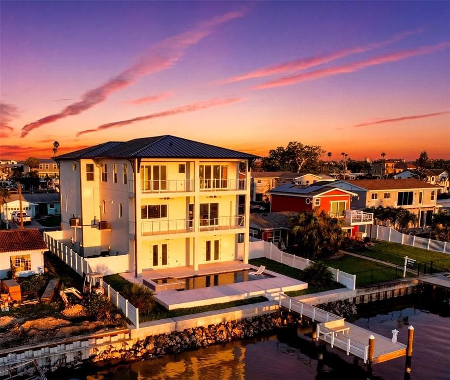 534 CRYSTAL DRIVE