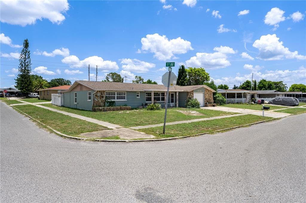 4934 DAPHNE STREET