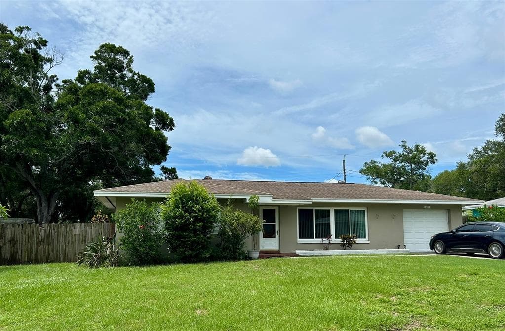 1615 PINEWOOD DRIVE