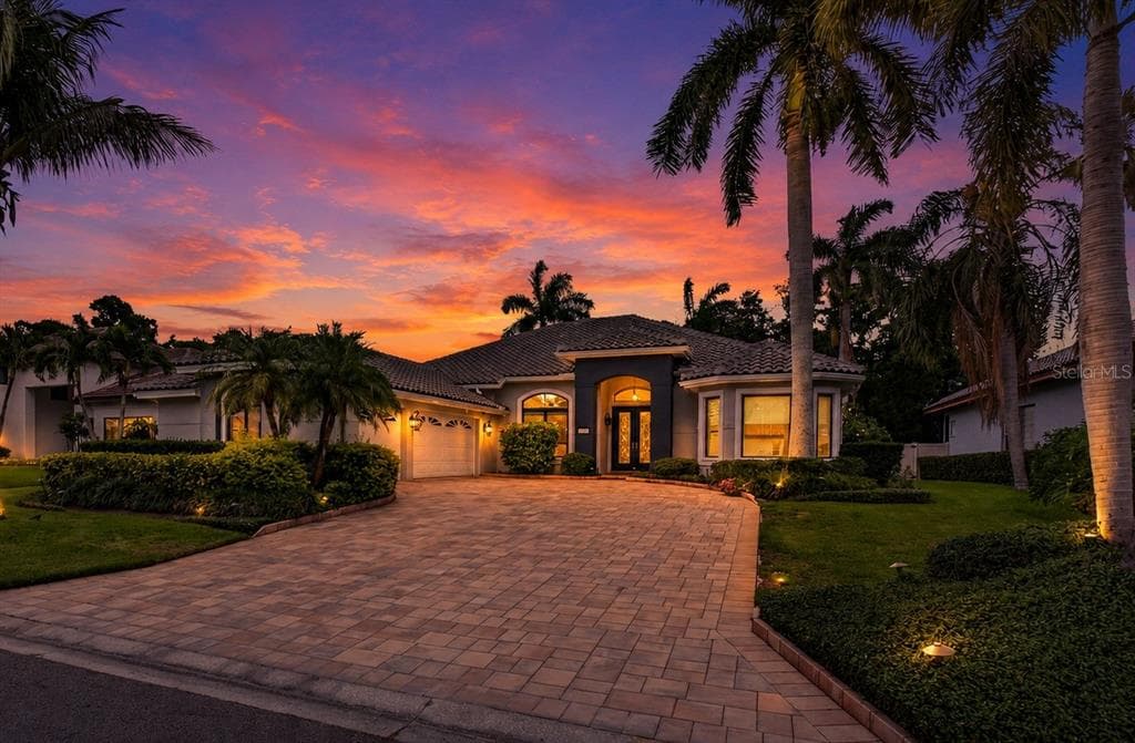 820 SAND PINE DRIVE