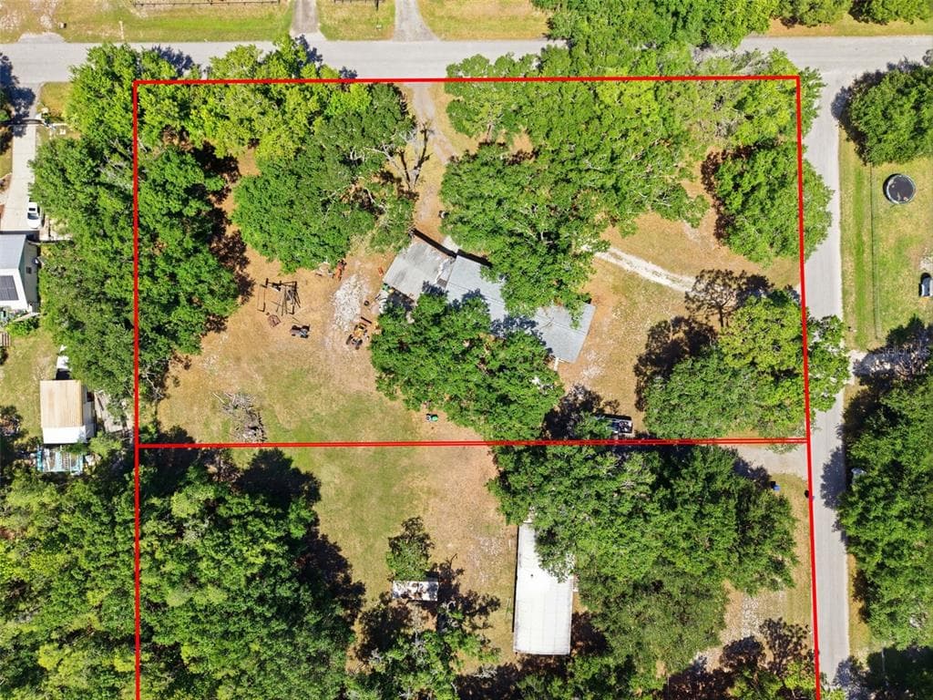 1136 WILDWOOD LANE