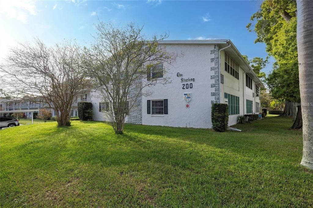 200 GLENNES LANE