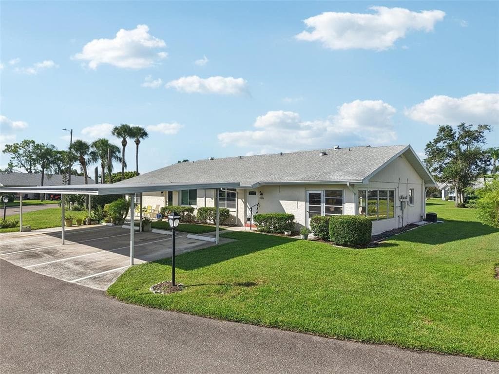 2304 GLENMORE CIRCLE