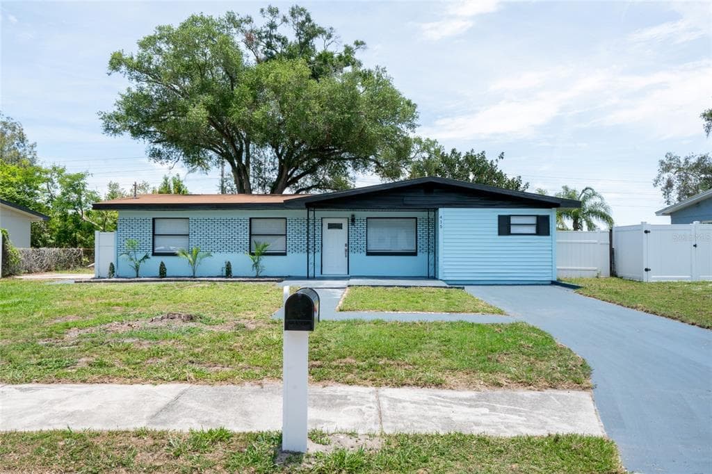 415 COUNTRY CLUB DRIVE