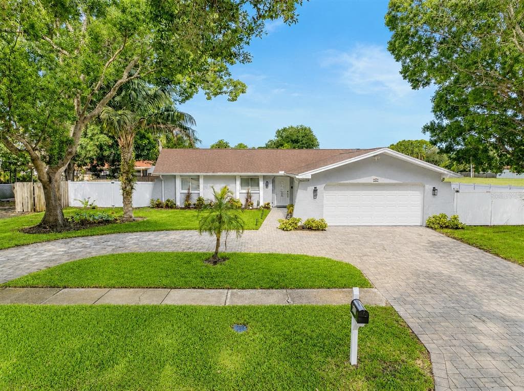 3276 FOX HILL DRIVE