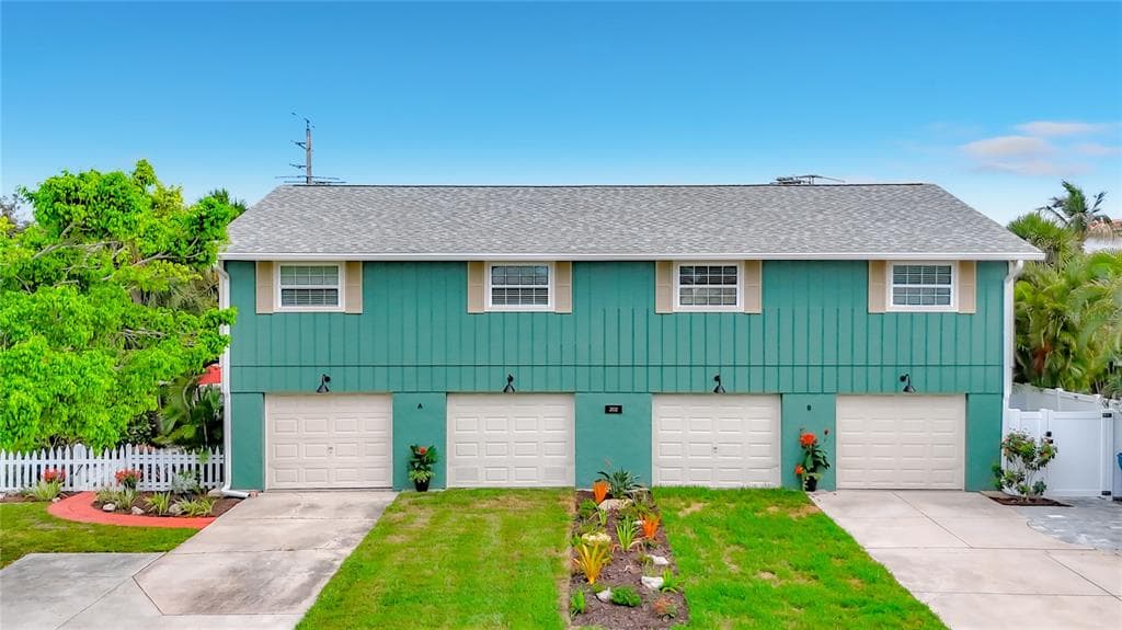 202 PEACOCK LANE