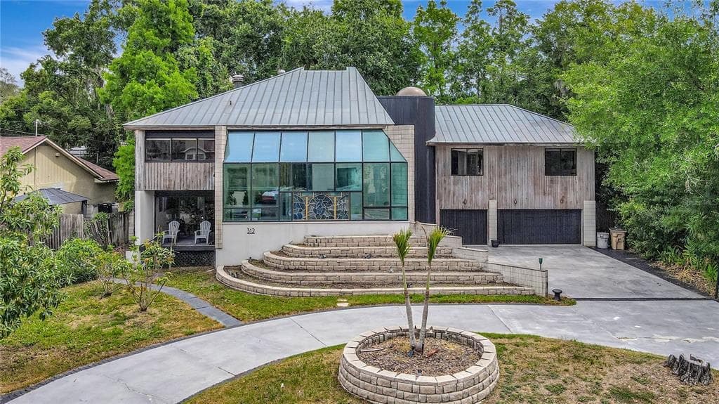 312 RIVERHILLS DRIVE